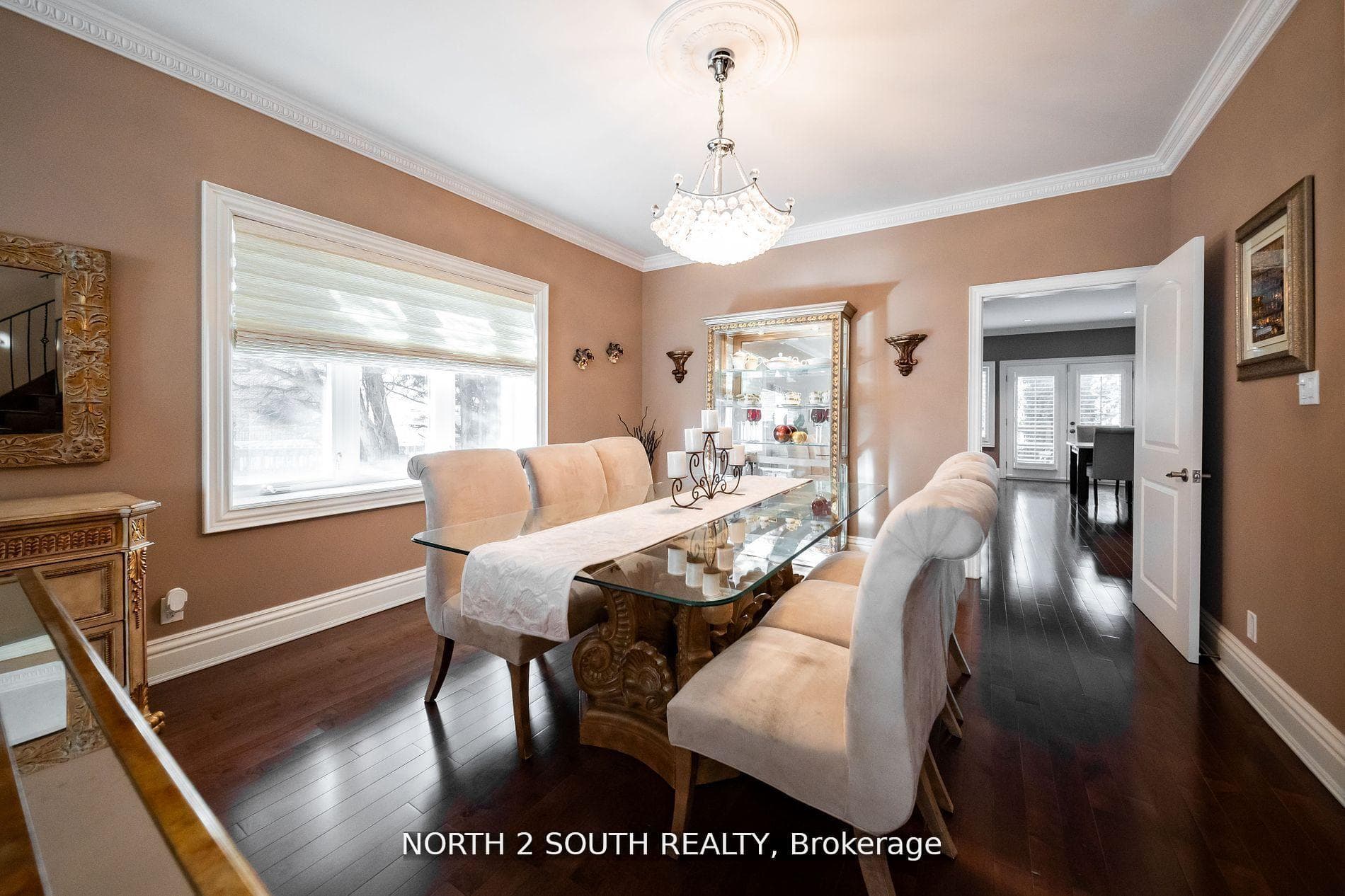 339 Burnhamthorpe Road photo 8