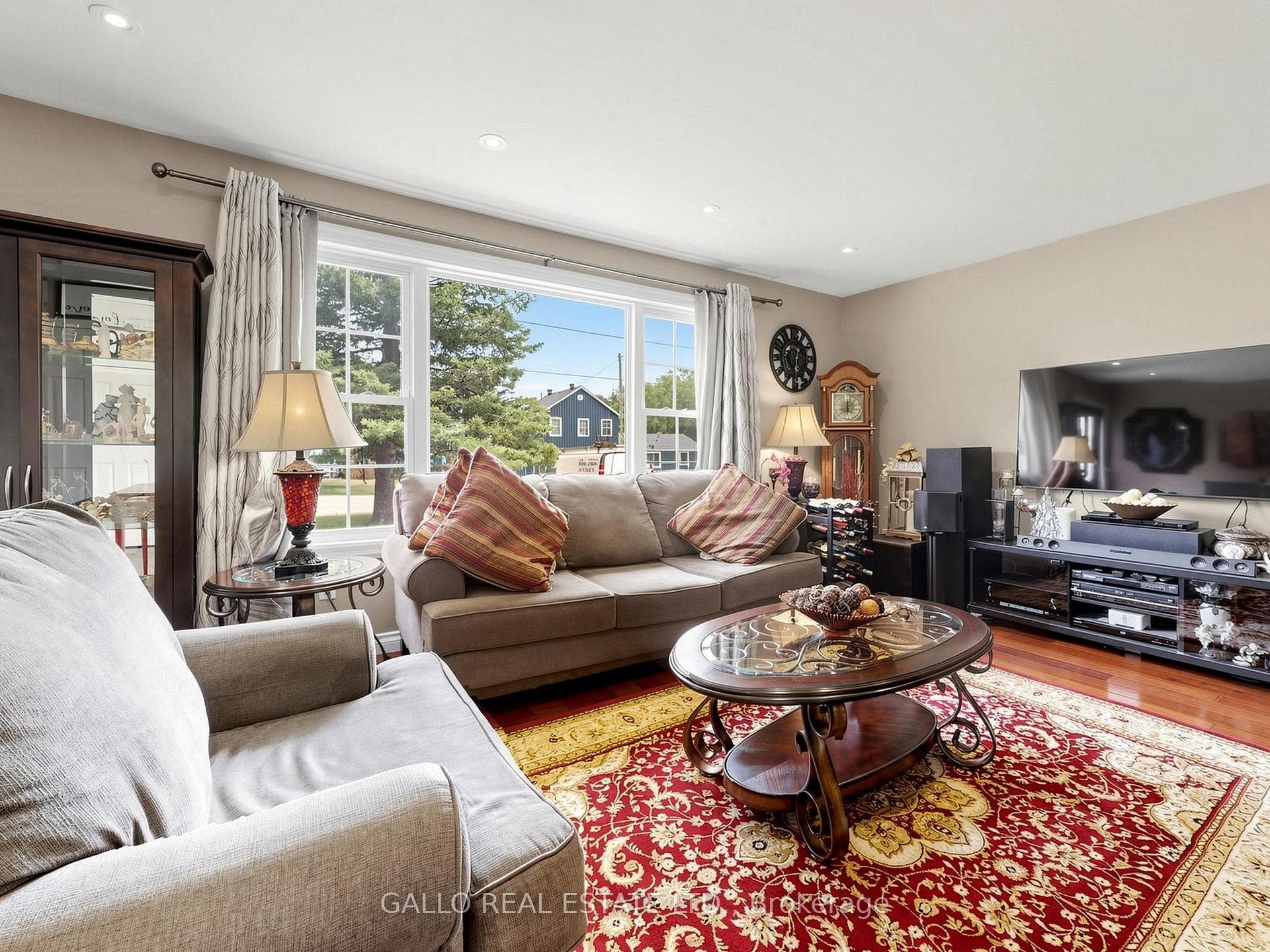 36 Elmvale Boulevard photo 5