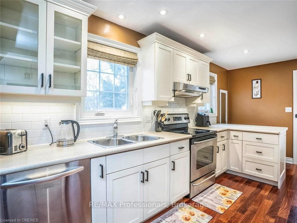 287 BASTEDO Court photo 12