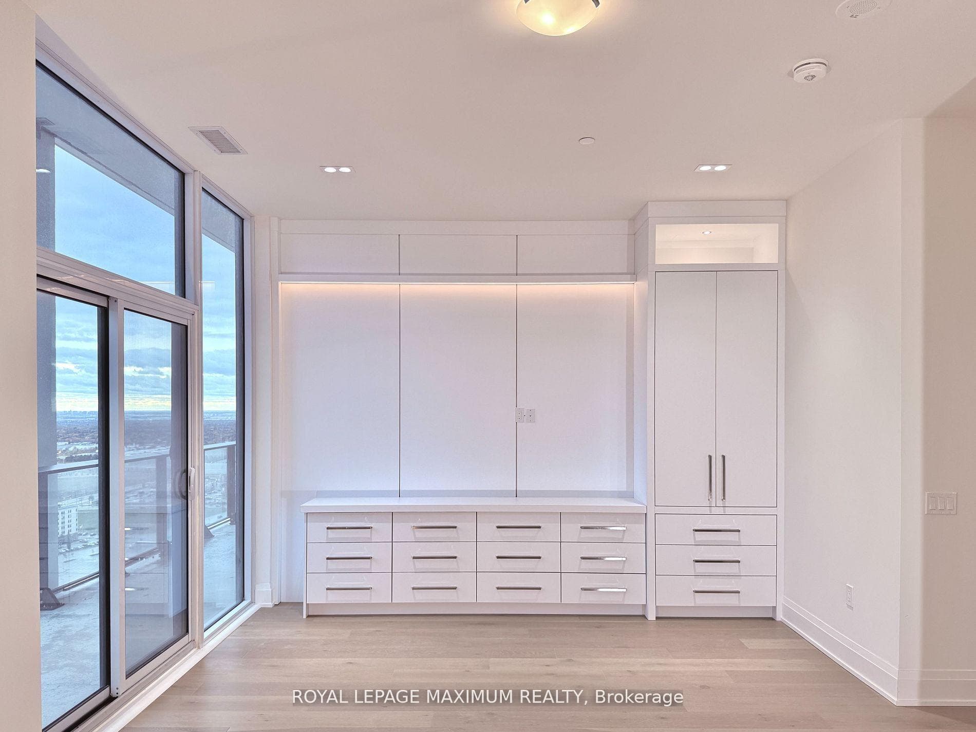 9000 Jane Street Unit PH 212 photo 17