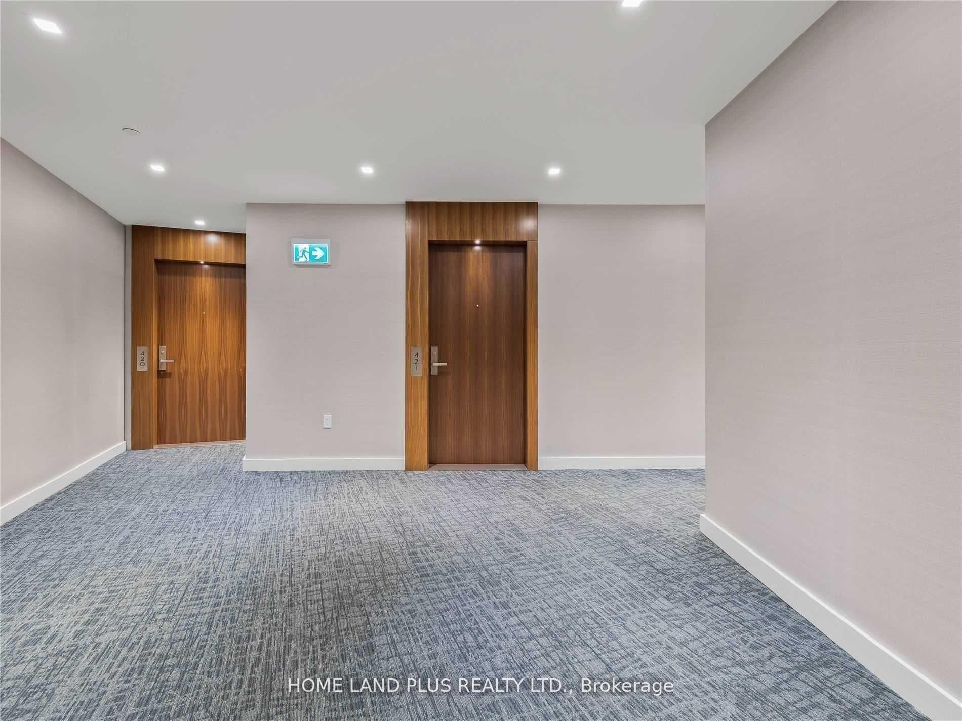 15 Queens Quay Unit 421 photo 4