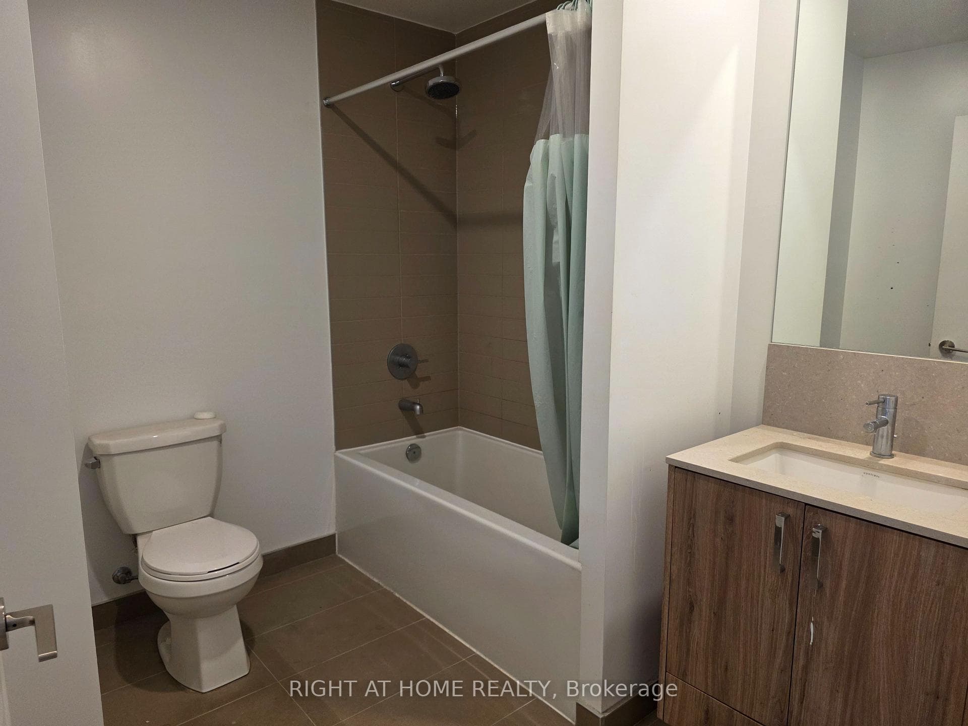 1787 St Clair Avenue Unit 319 photo 7