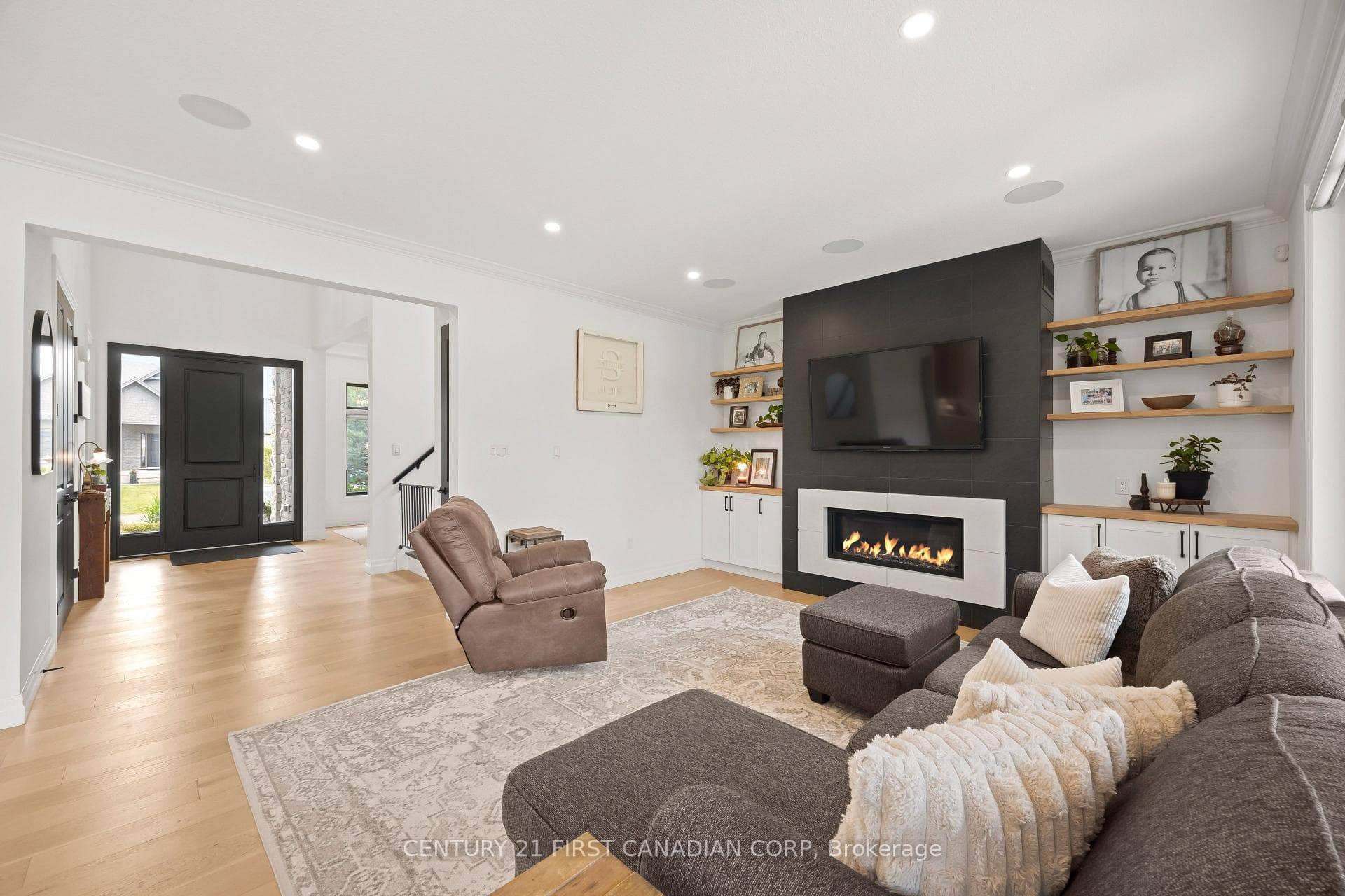 8 Oscar Davis Court photo 14