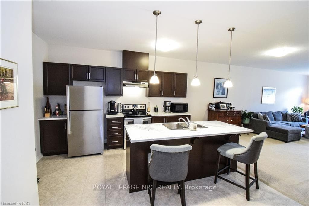 16 ELLIS Avenue photo 6