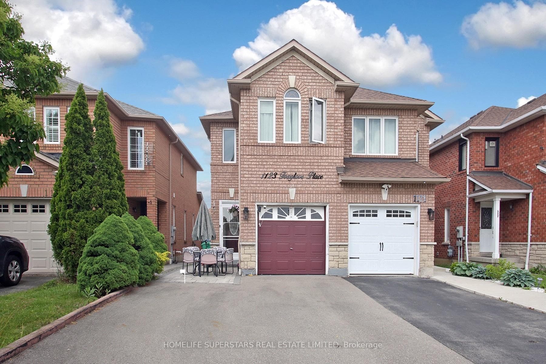 1123 Foxglove Place photo 1