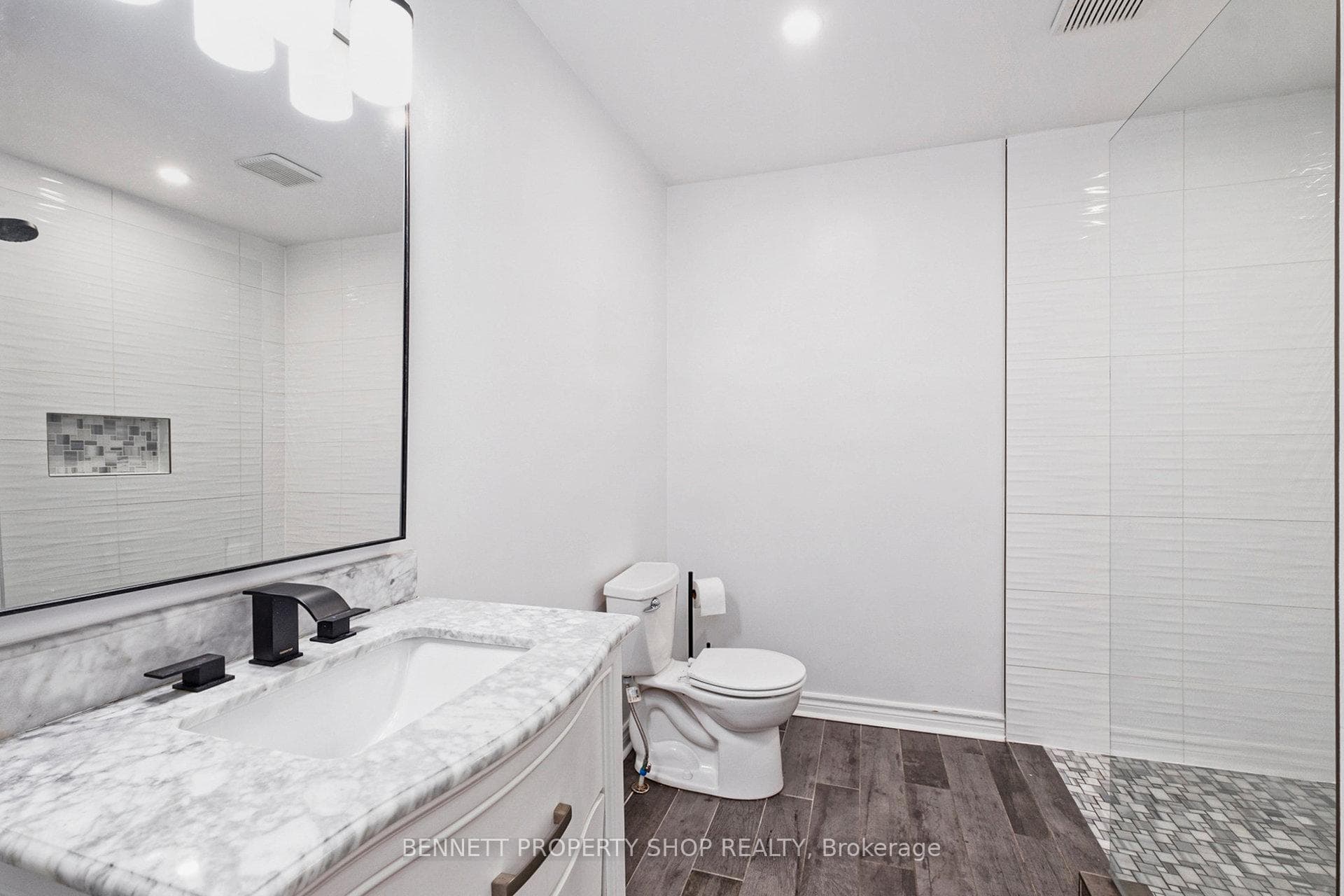 778 Montcrest Drive photo 11