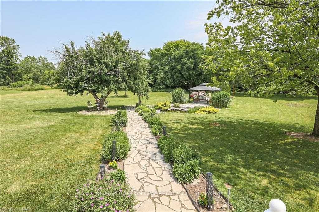 2374 Mewburn Road photo 7