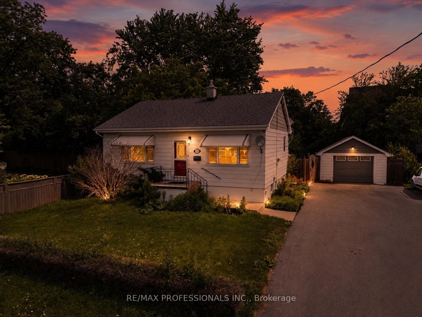 1045 Helena Street photo 1