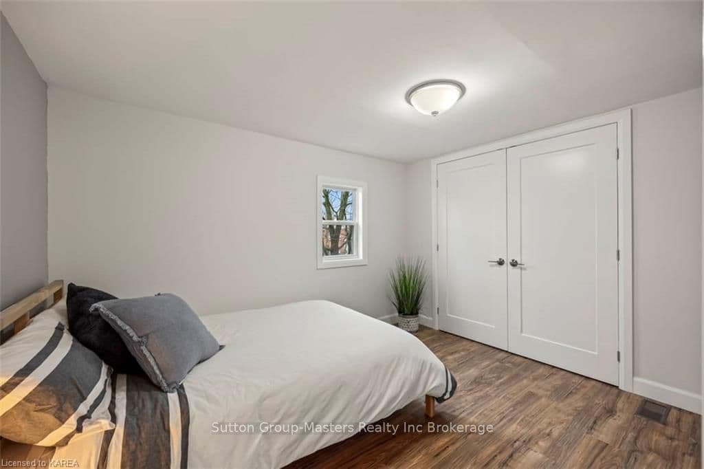 160 CHARLES Street photo 34