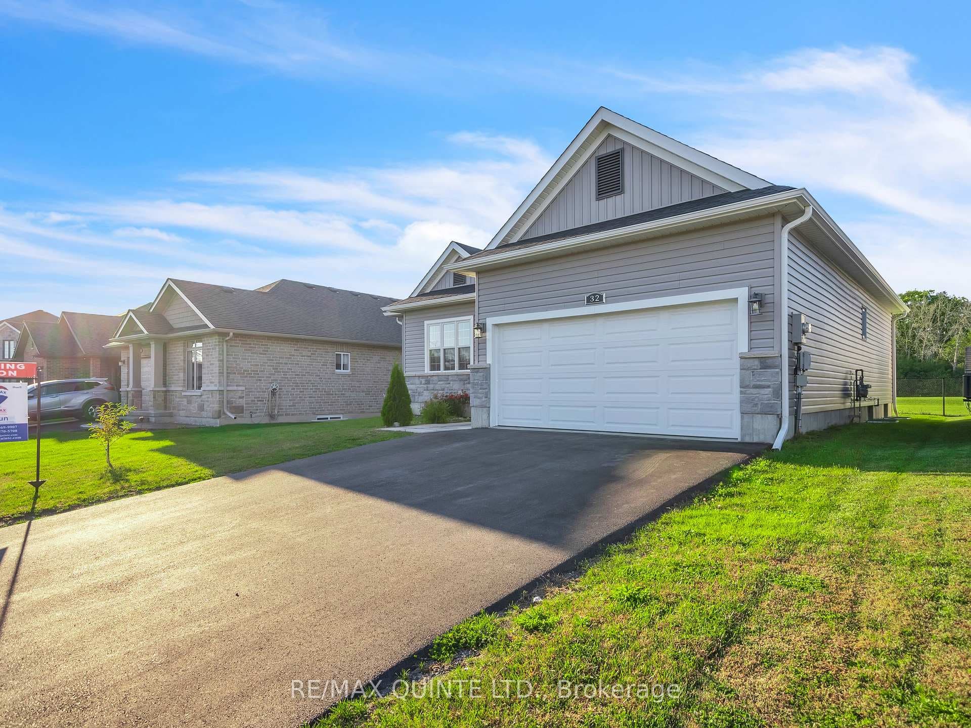 32 Redwood Drive photo 2