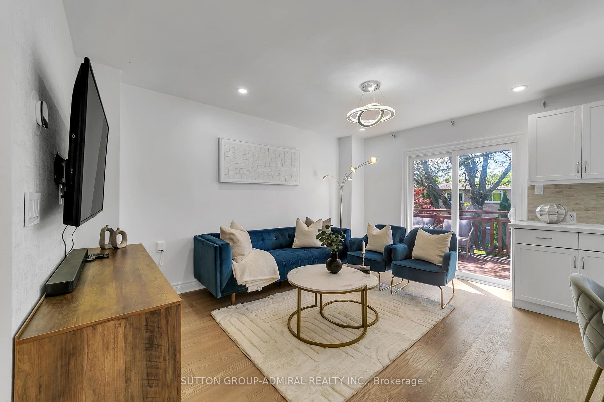 10 Park Lane Circle photo 16