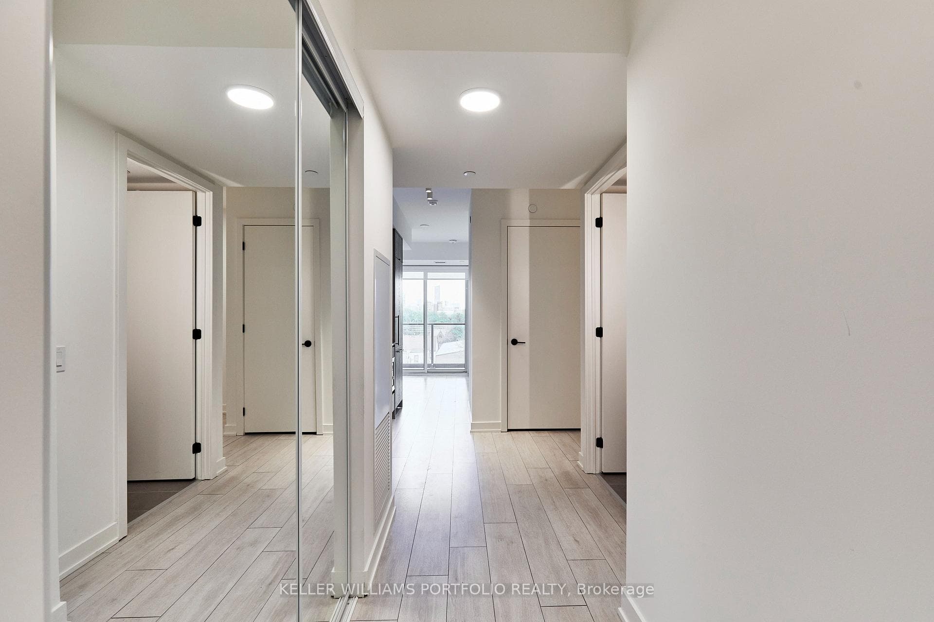 5 Lakeview Avenue Unit 520 photo 3