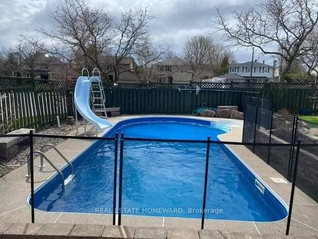 11 Belmont Court photo 40