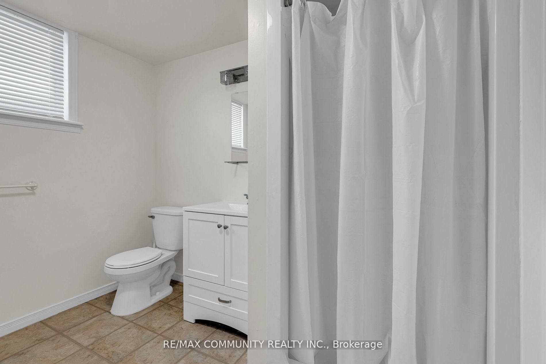 276 Northwoods Crescent photo 23