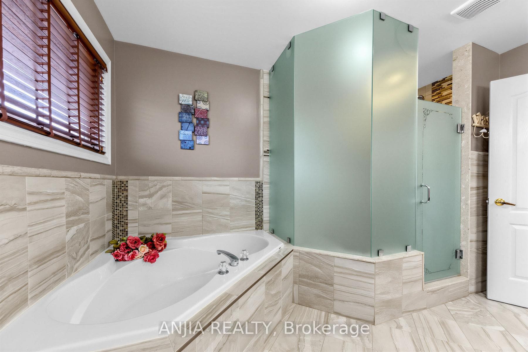 54 Stoneheath Crescent photo 22