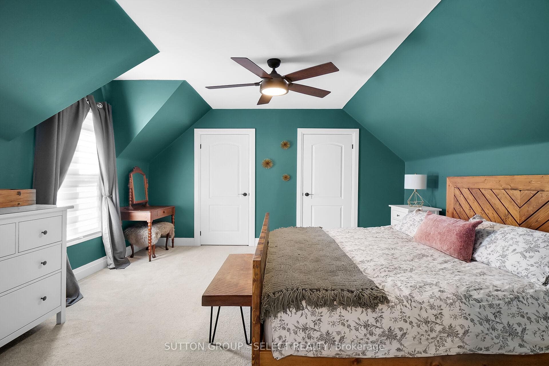 526 DEWAN Street photo 24