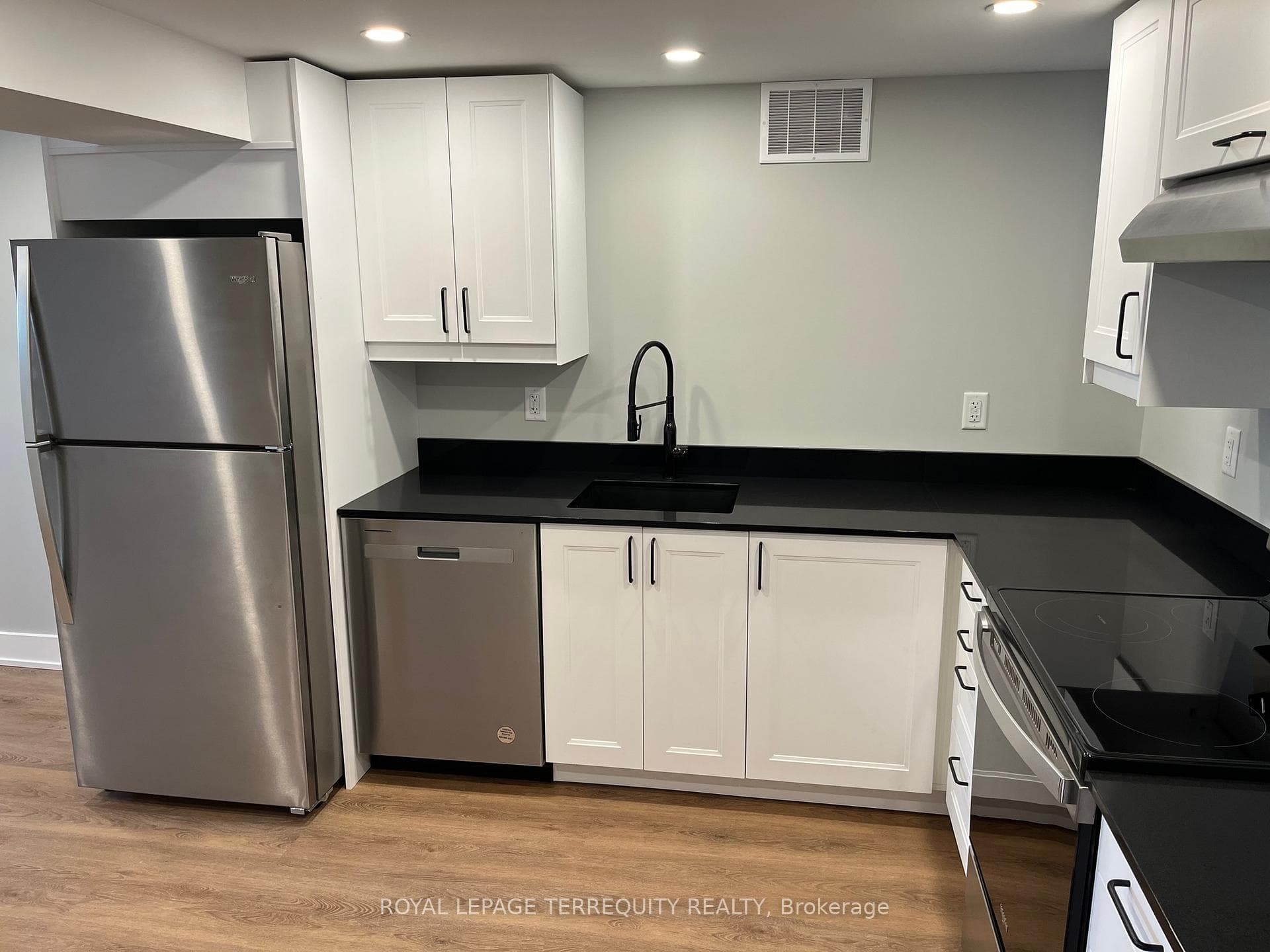 58 Glenholme Avenue Unit Lower photo 5