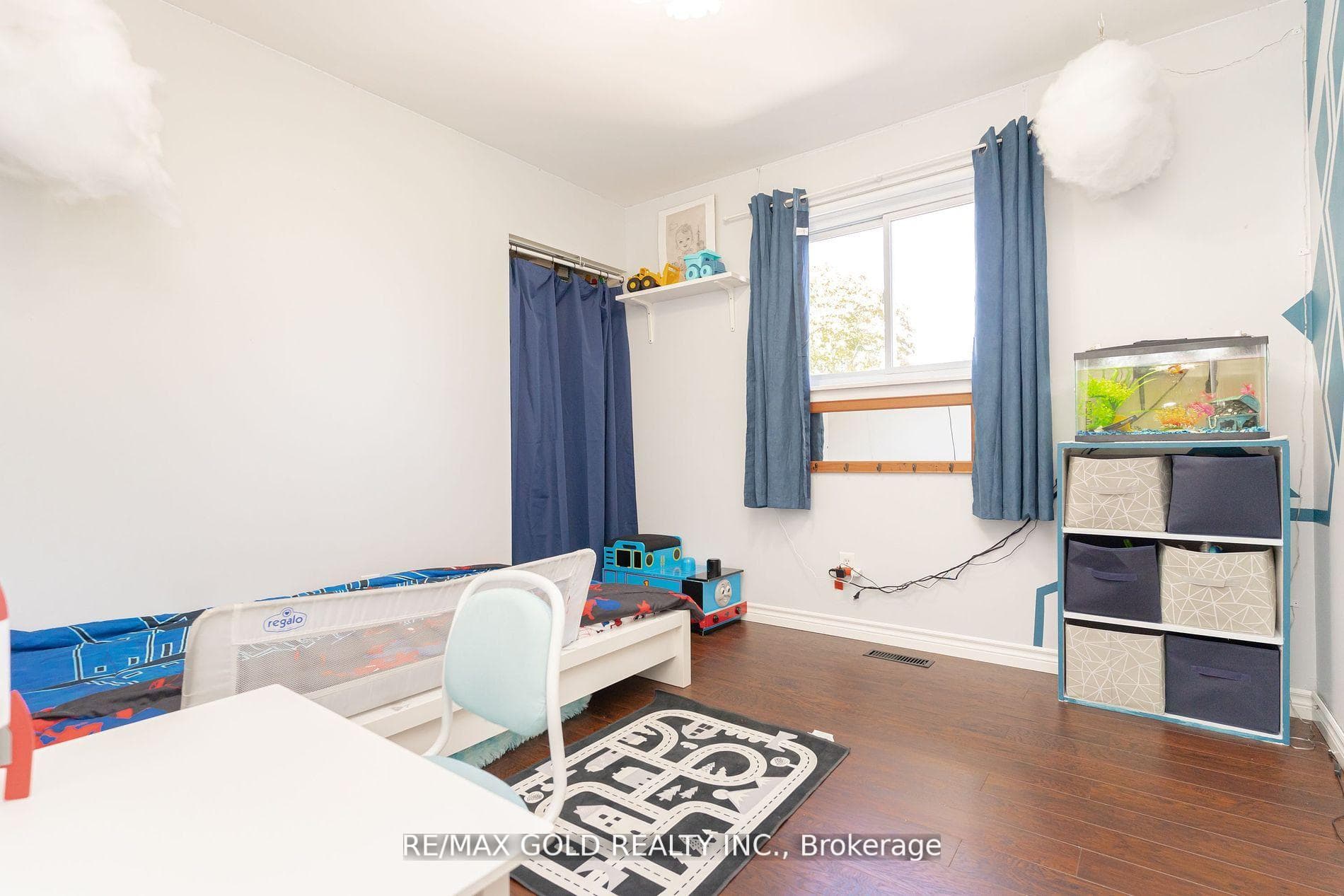 9 Dunster Crescent photo 17