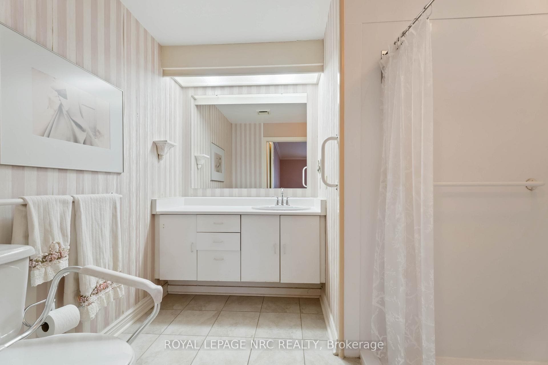 192 Woodside Drive photo 21