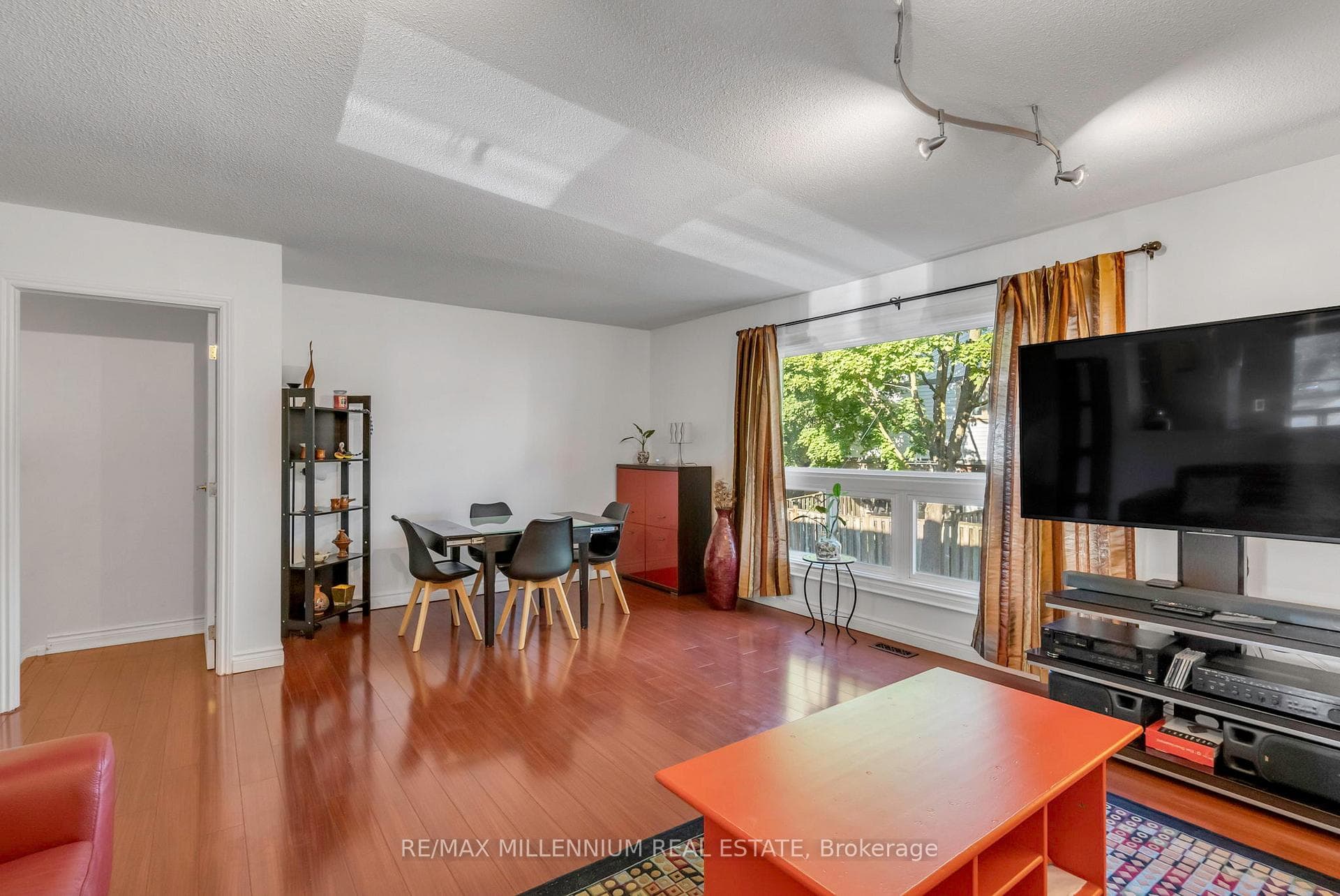 98 Falconer Drive Unit 76 photo 12