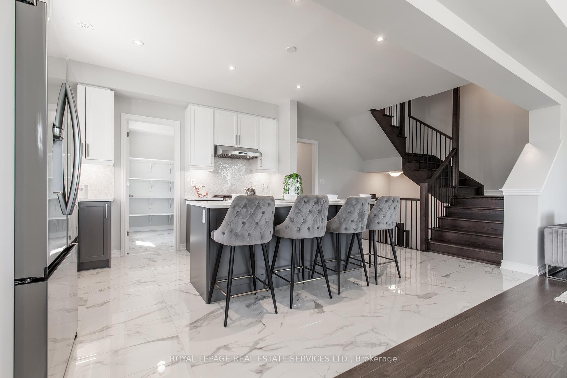 116 Cornell Centre Boulevard photo 8