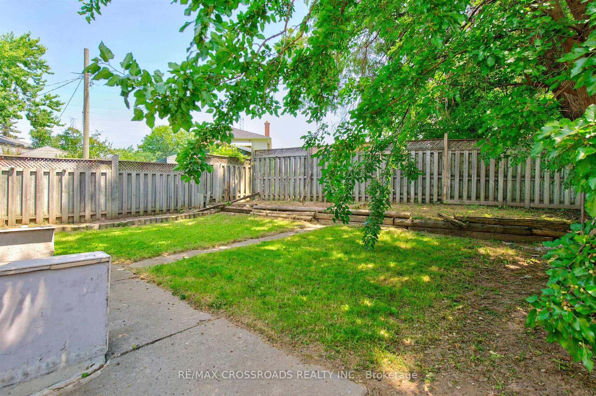 98 Willowridge Road photo 35