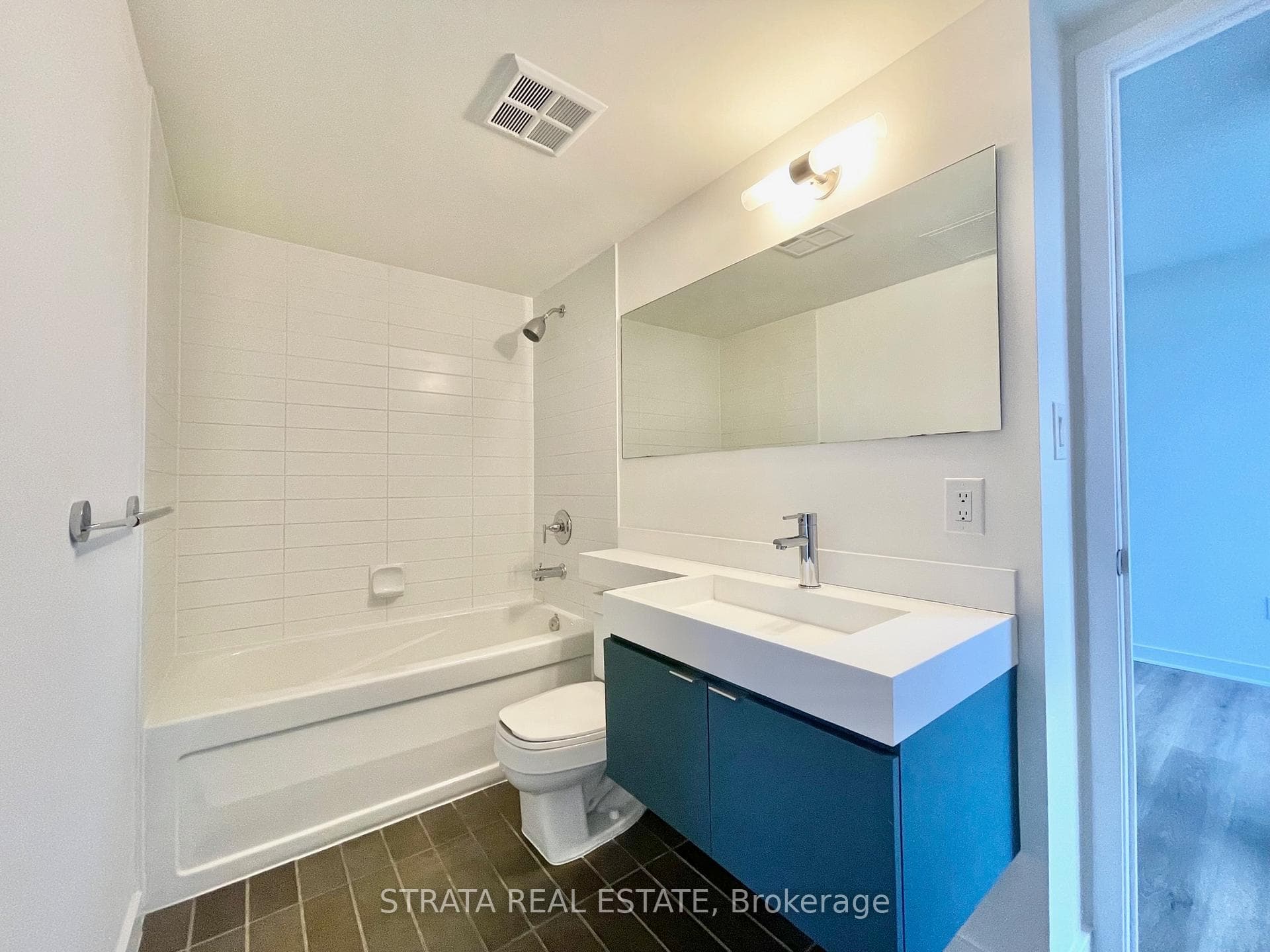 4K Spadina Avenue Unit 920 photo 8