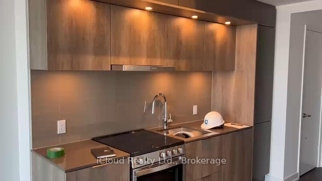 448 Burnhamthorpe Road Unit 4007 photo 1