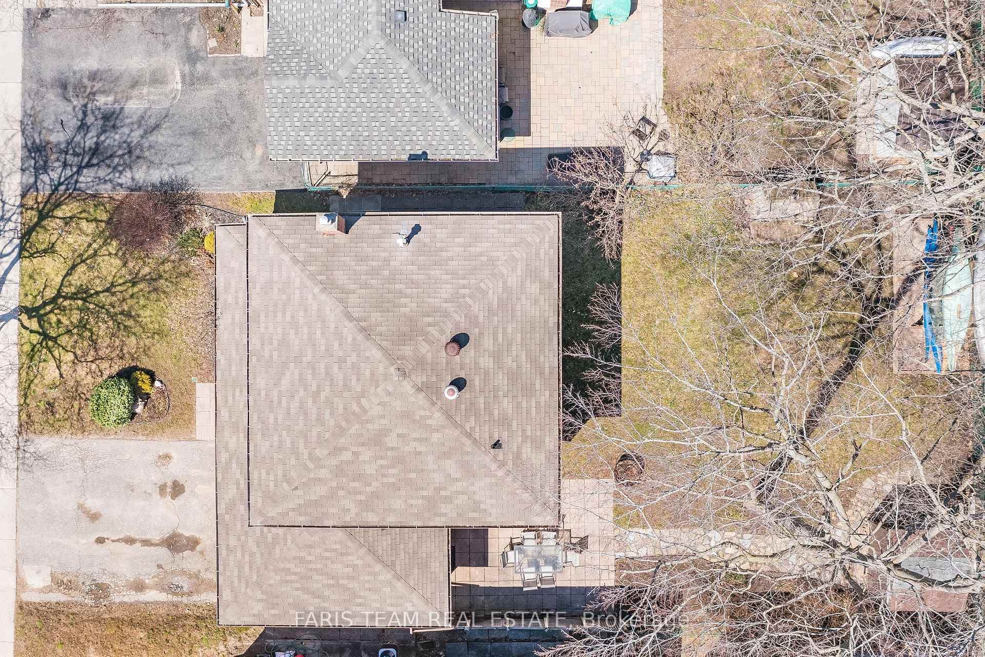 128 Springdale Drive photo 21