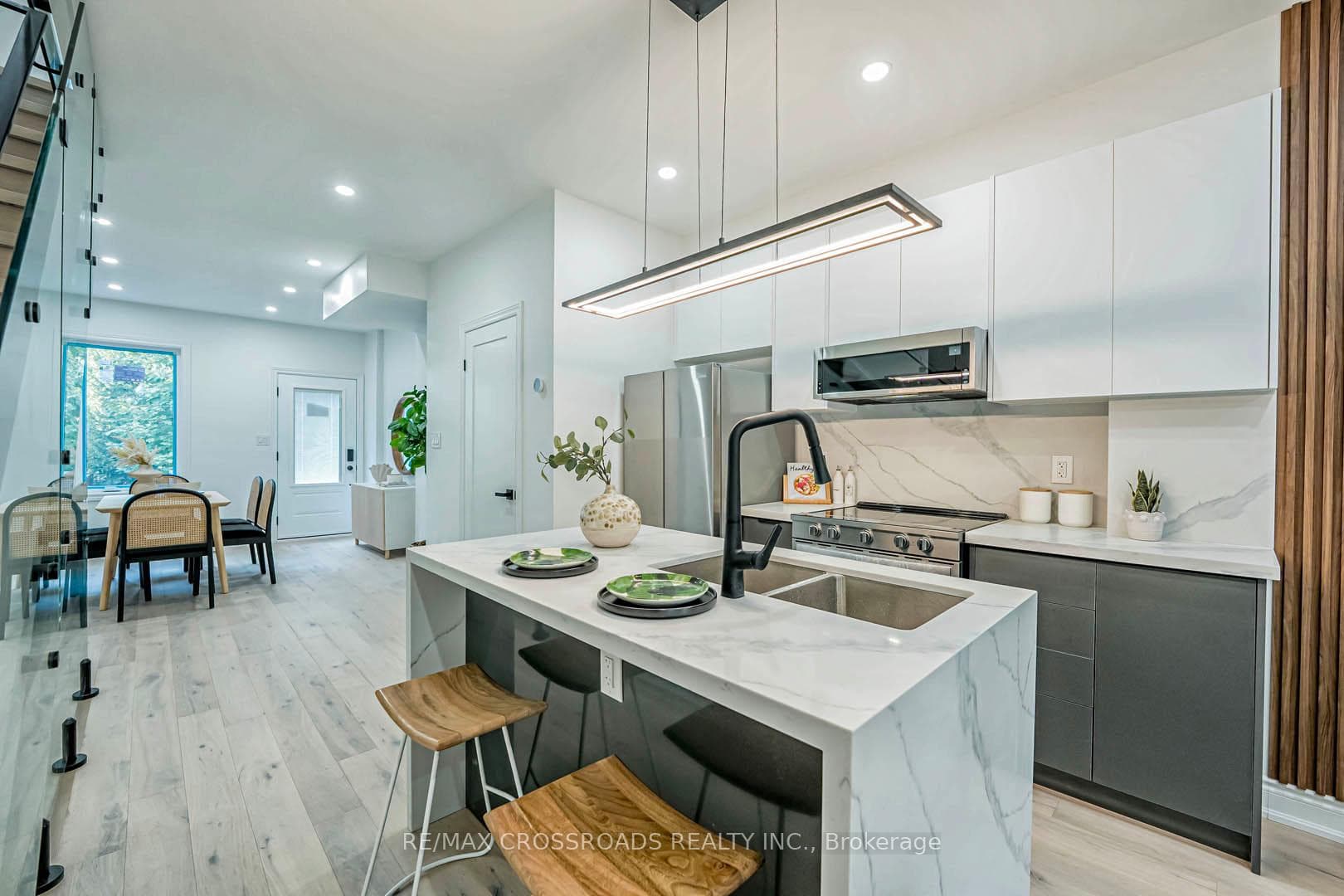 191 Parkmount Road photo 12