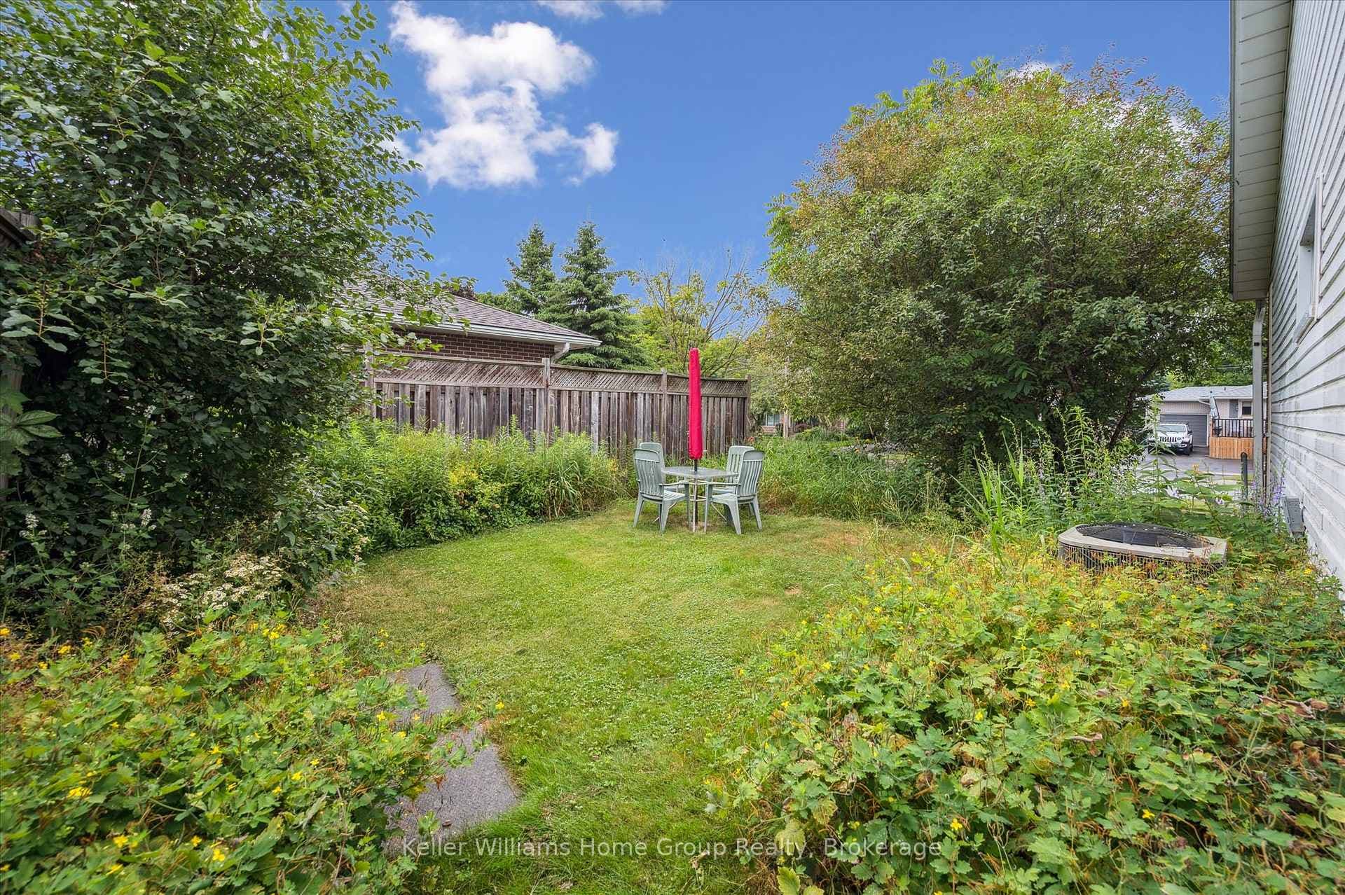 16 Eleanor Court photo 34