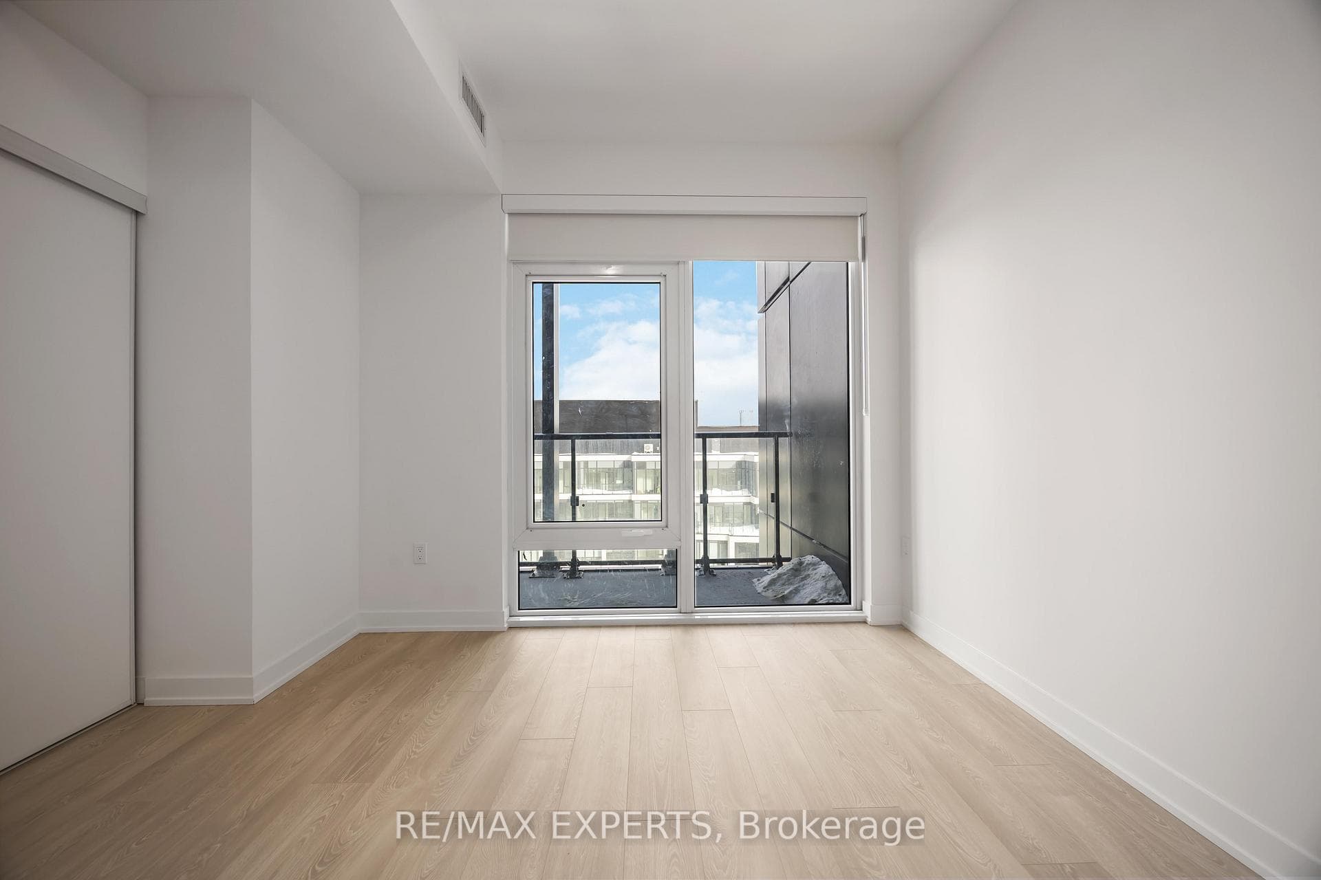 1 Quarrington Lane Unit 908 photo 24