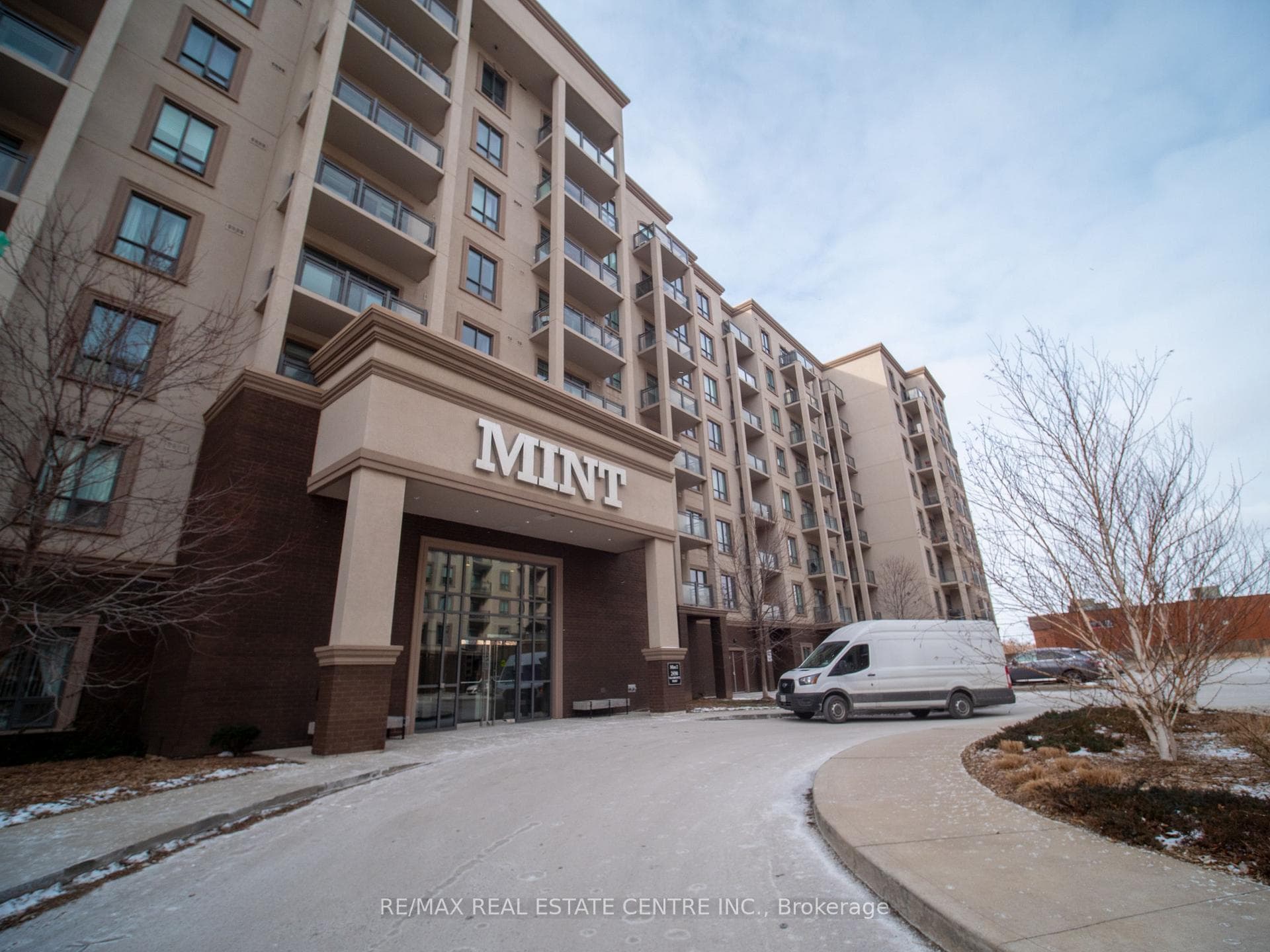 2490 Old Bronte Road Unit 102 photo 34