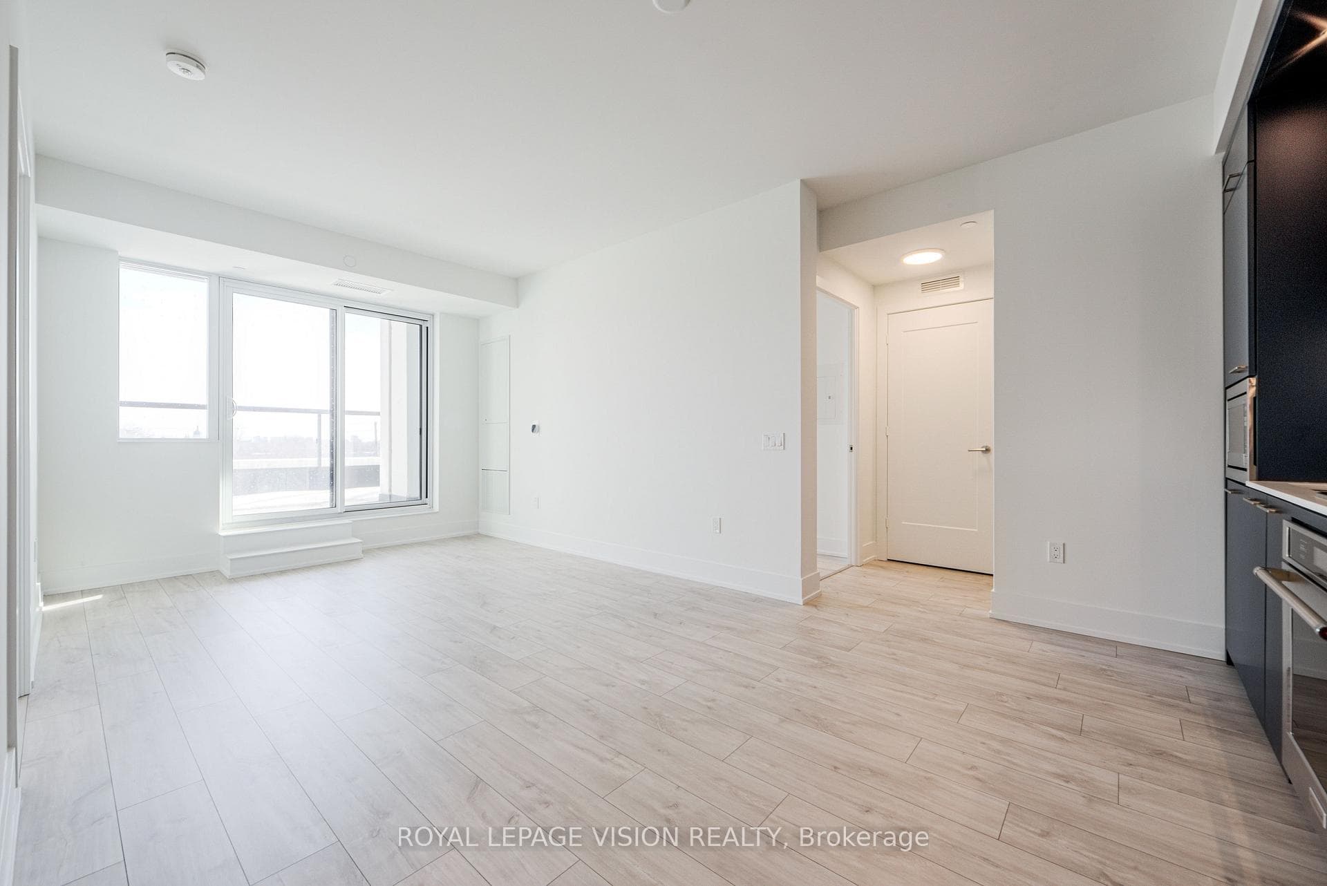 858 Dupont Street Unit 334 photo 5