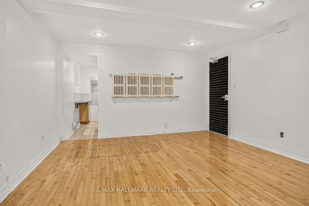 483 Parkside Drive Unit Lower photo 4