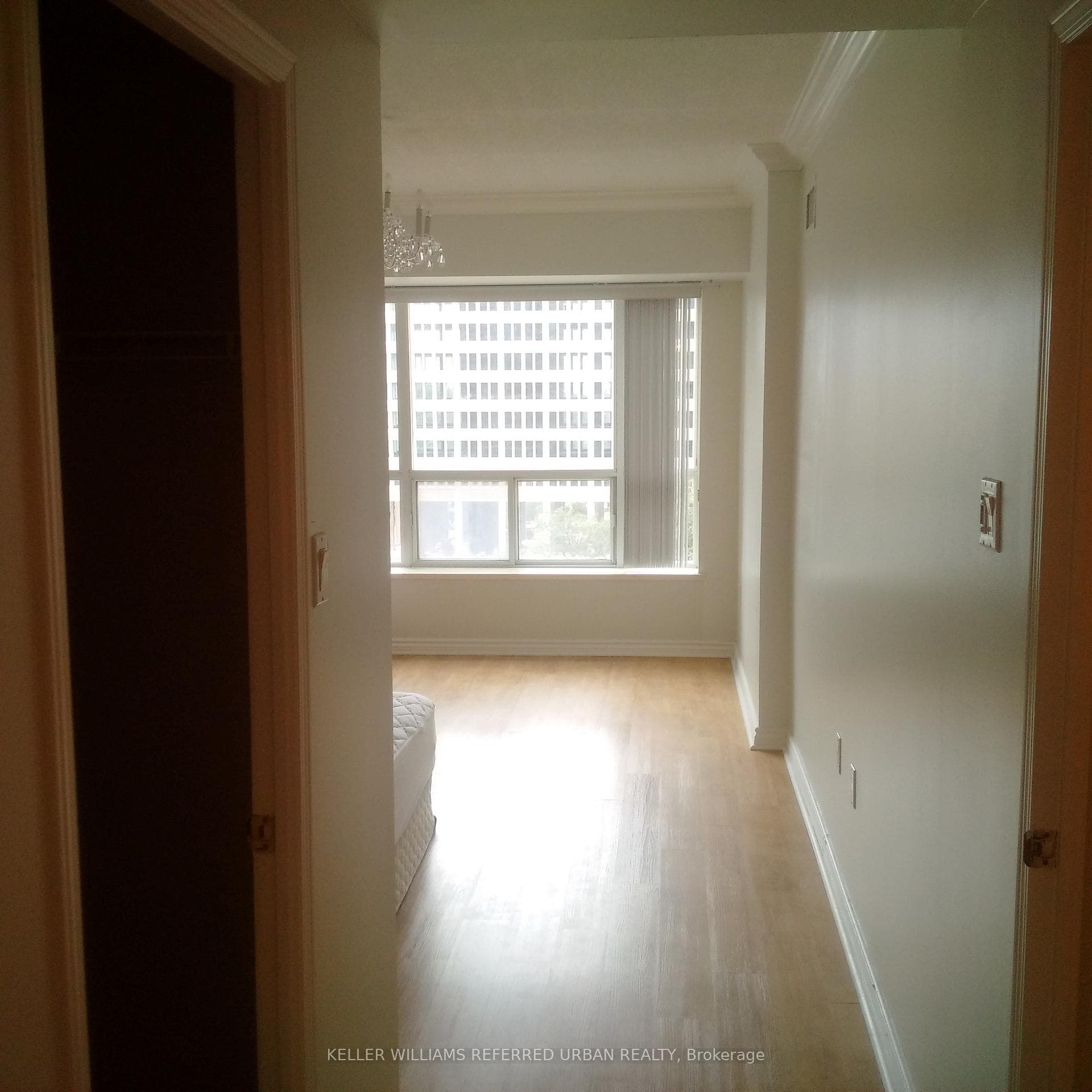 889 Bay Street Unit 910 photo 18