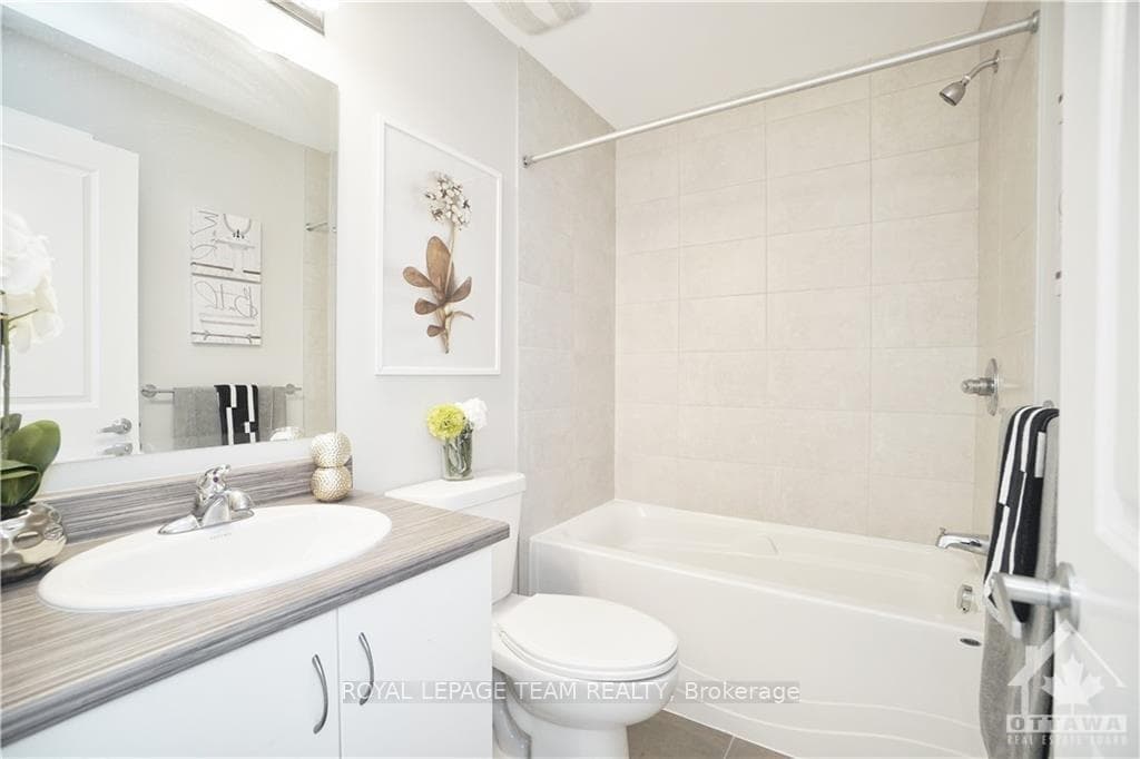 217 GEYSER Place photo 16