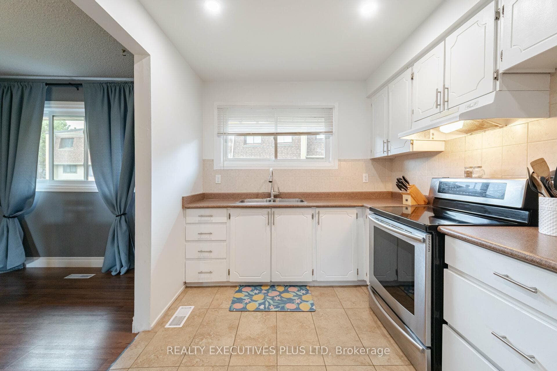115 Ashton Crescent photo 13