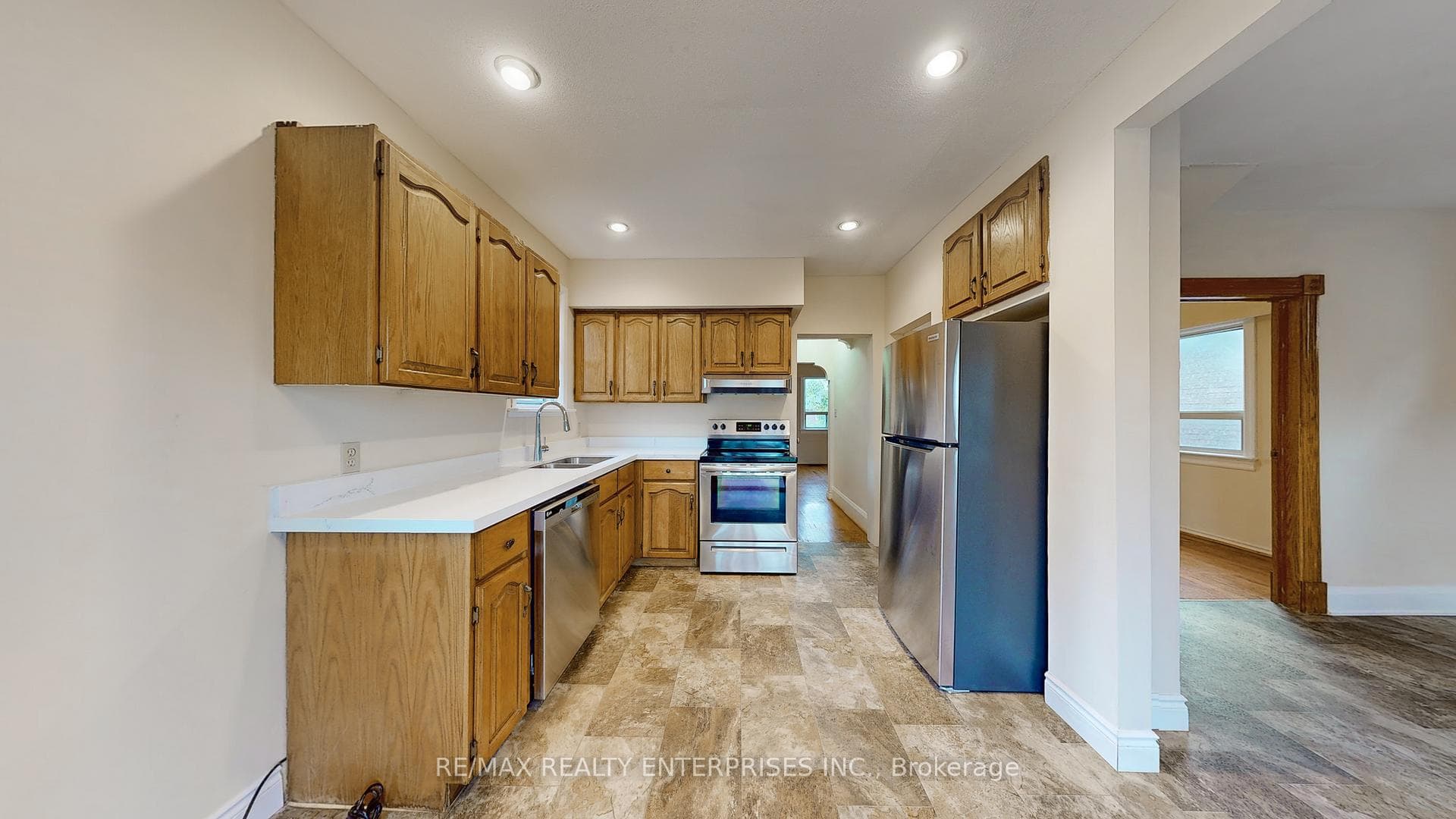 144 Strathnairn Avenue photo 9