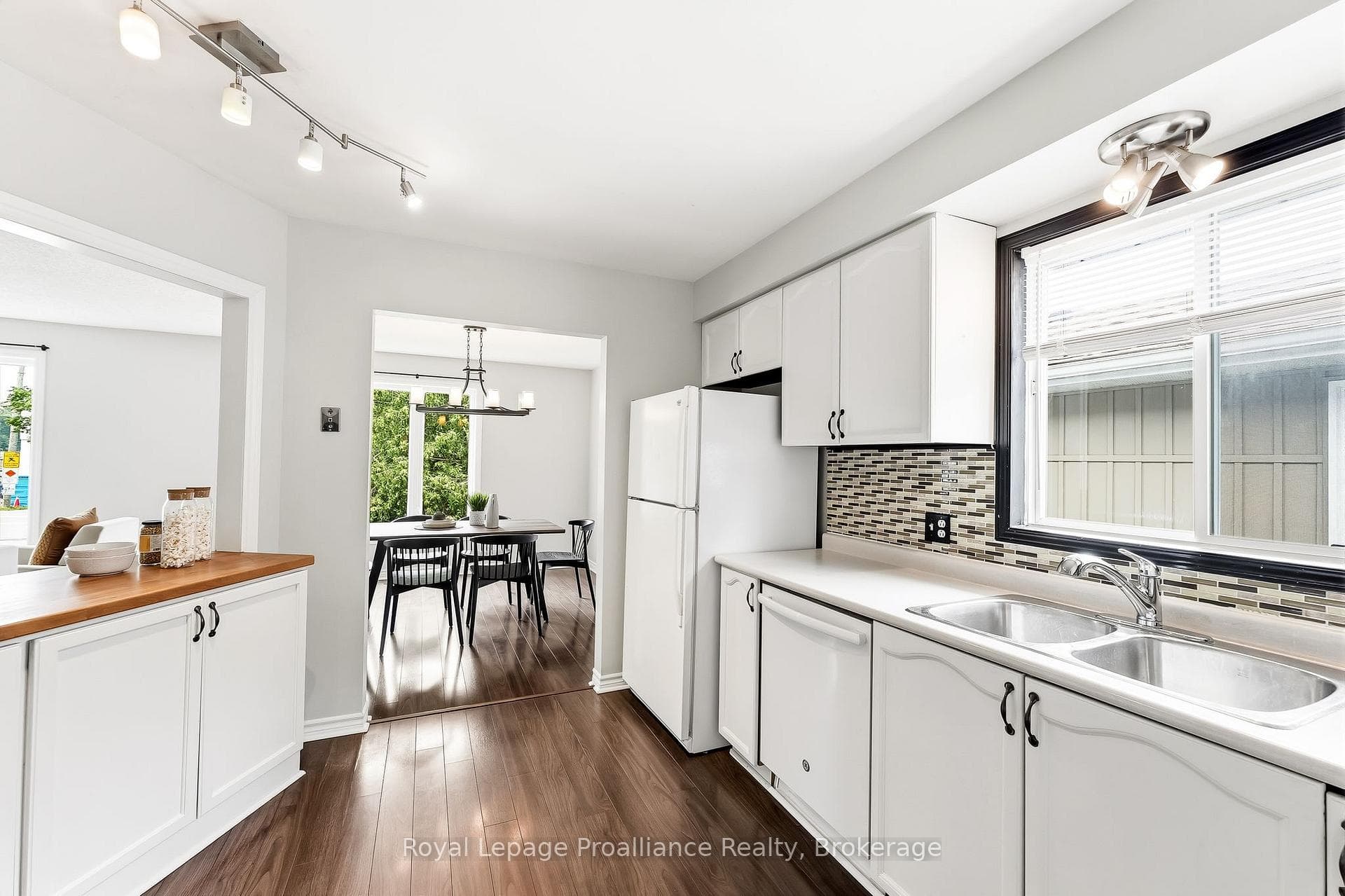 158 Ontario Street photo 15