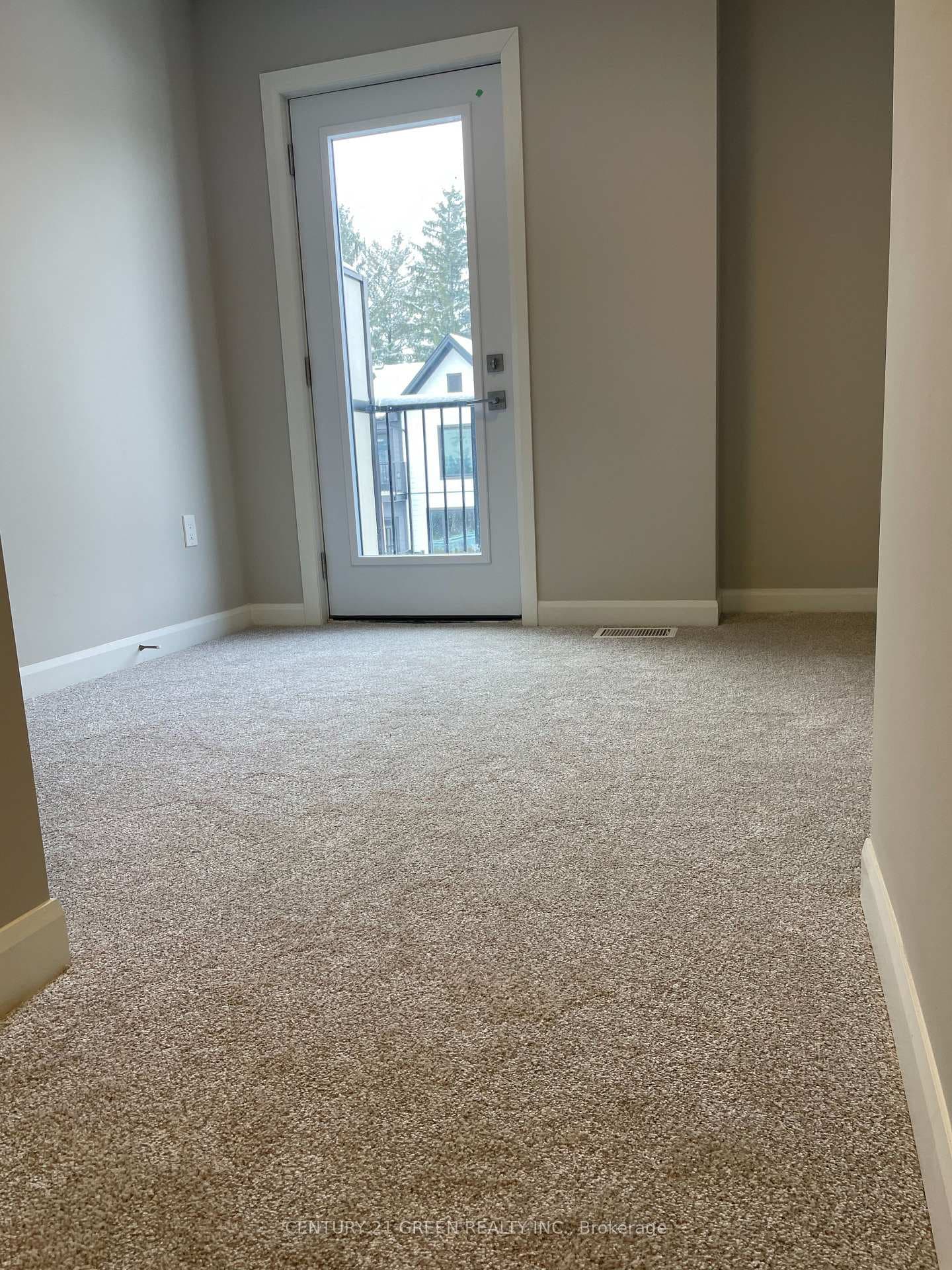 708 Woolwich Street Unit 219 photo 10
