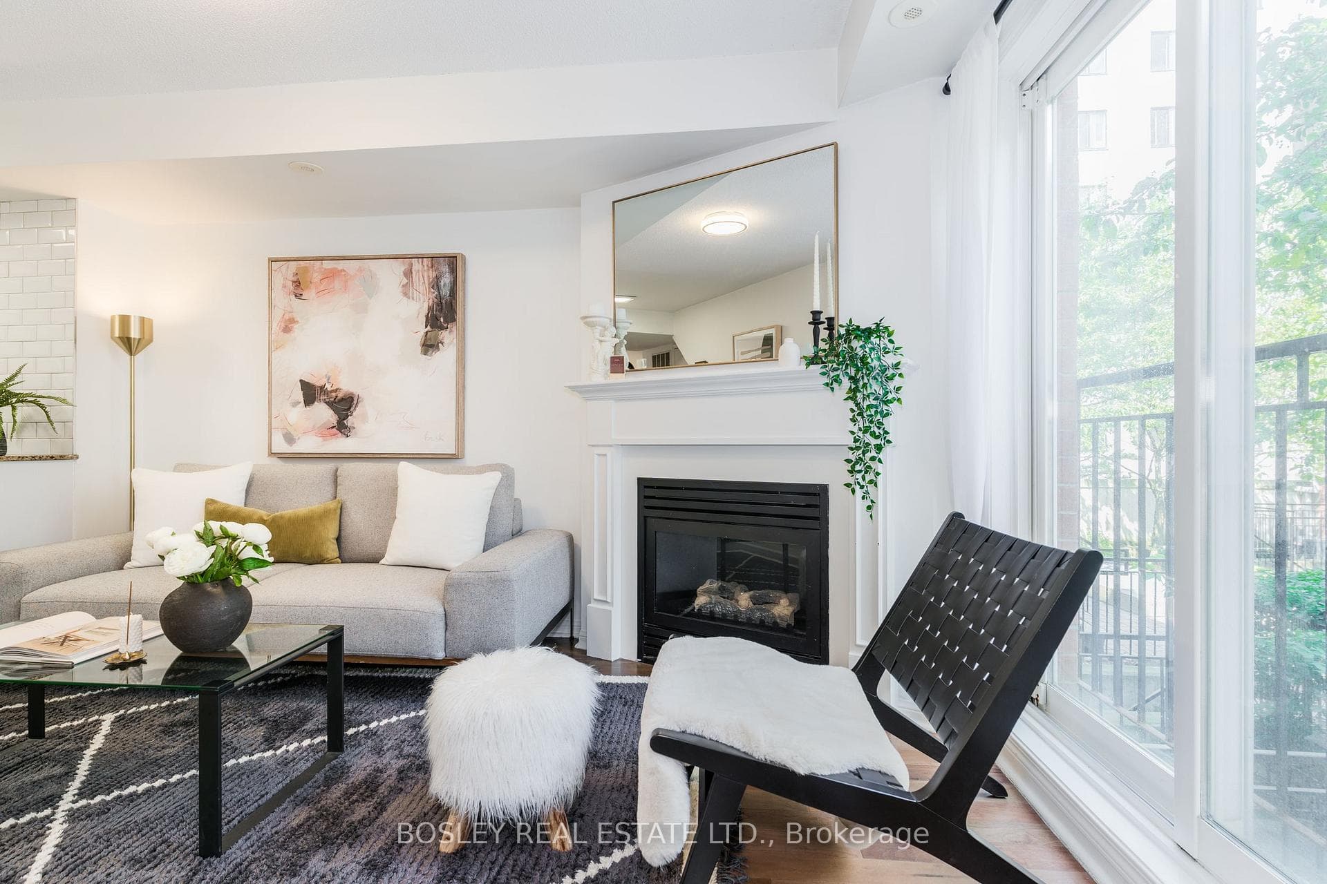 16 Laidlaw Street Unit 924 photo 3