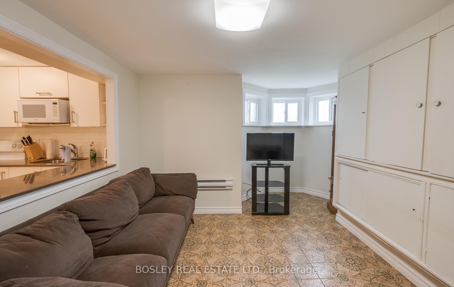 45 Rusholme Park Crescent Unit Bsmt photo 10