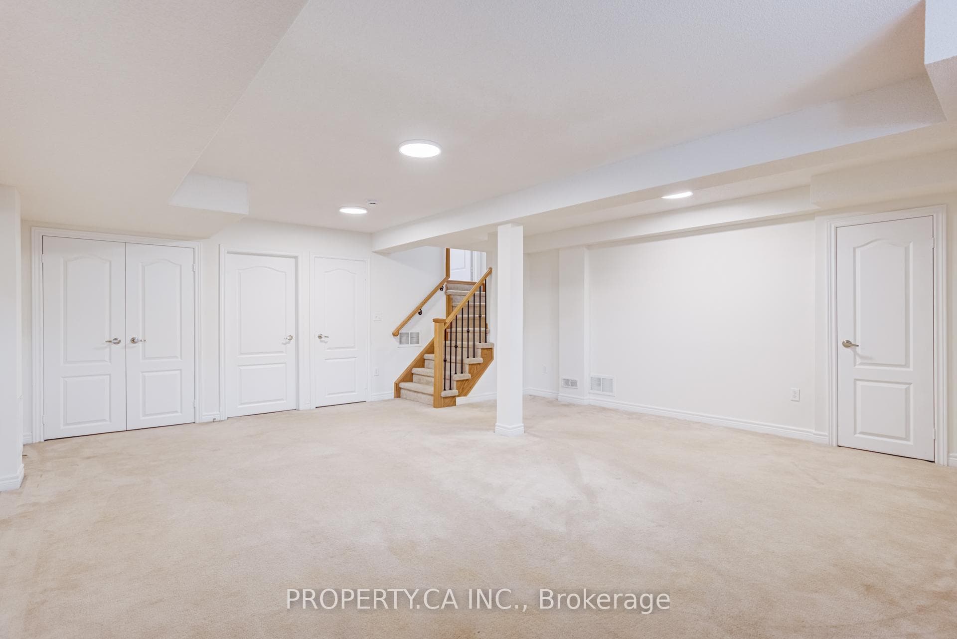 3347 Eglinton Avenue photo 39