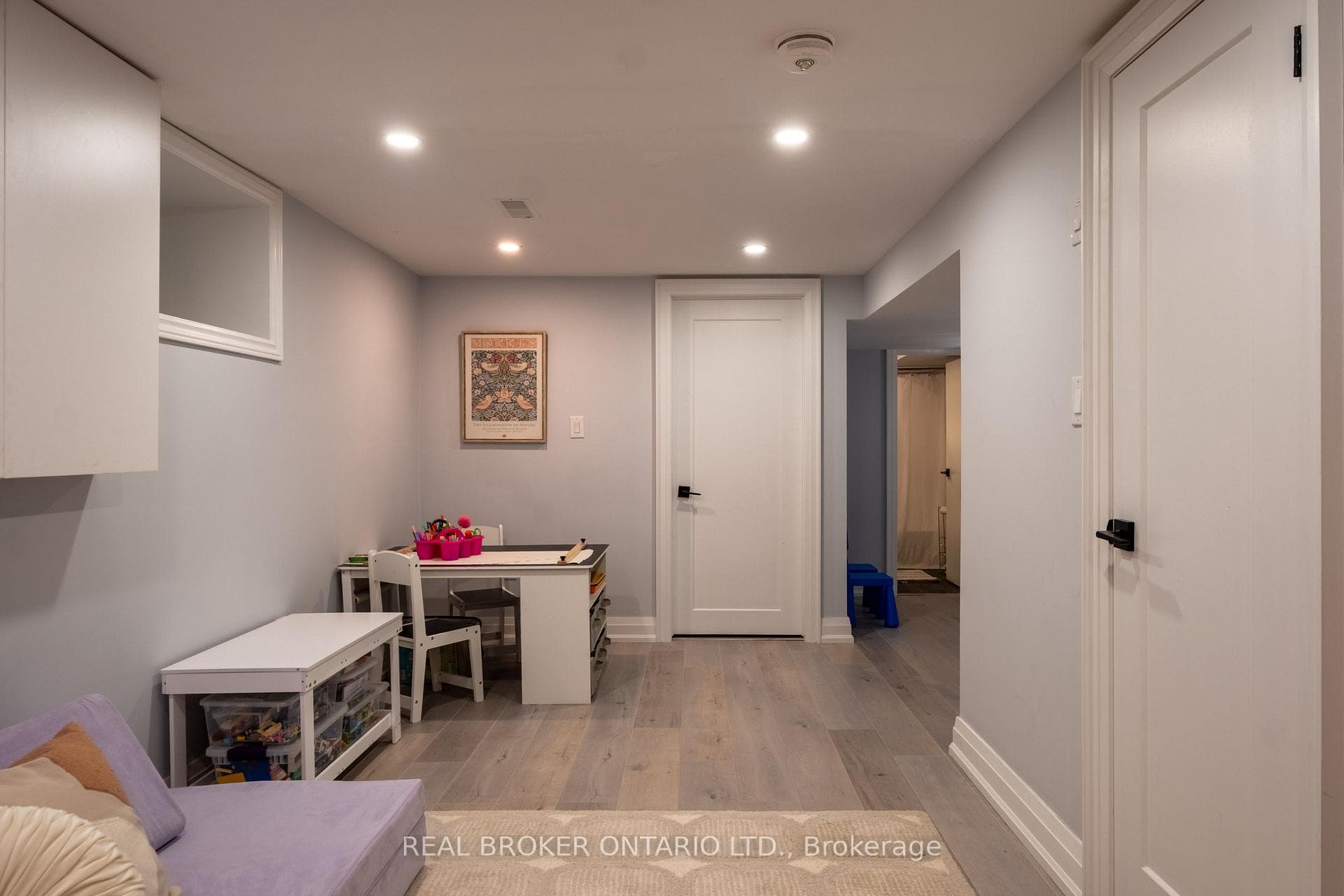 1059 Saint Clarens Avenue photo 24