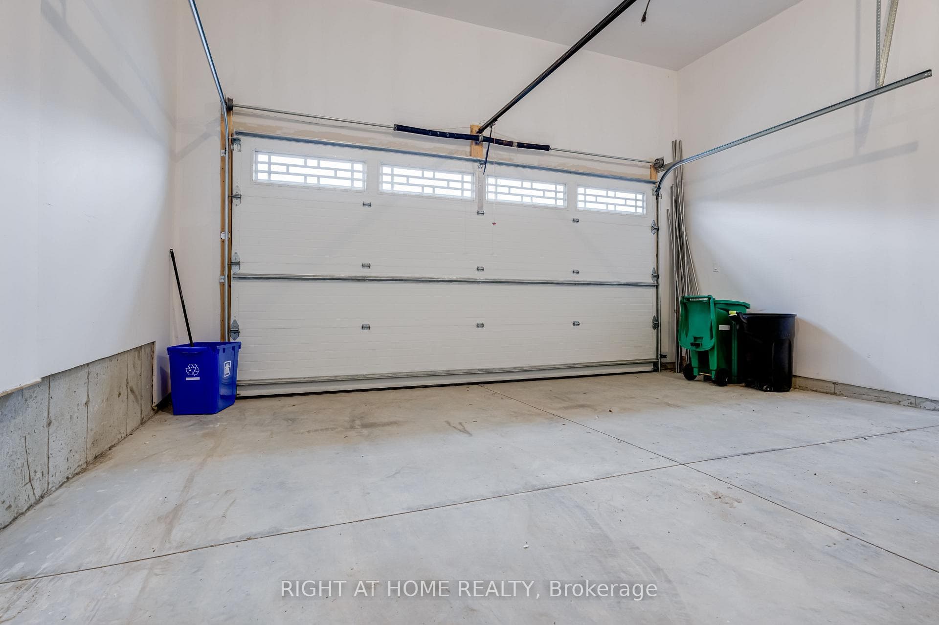 520 CLAYTON Avenue photo 16