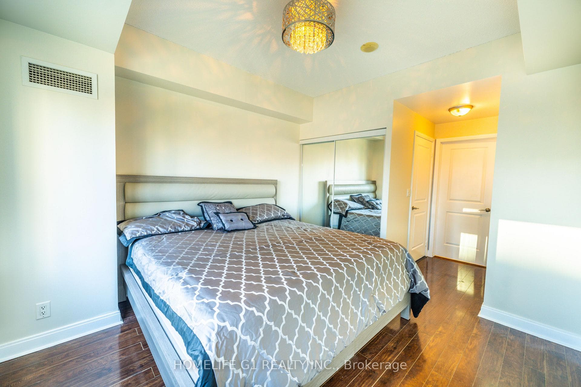 70 Absolute Avenue Unit 1109 photo 17