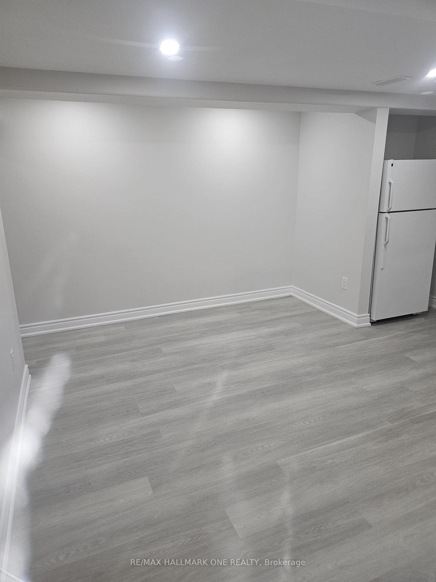 1 Makin Court Unit Lower photo 6