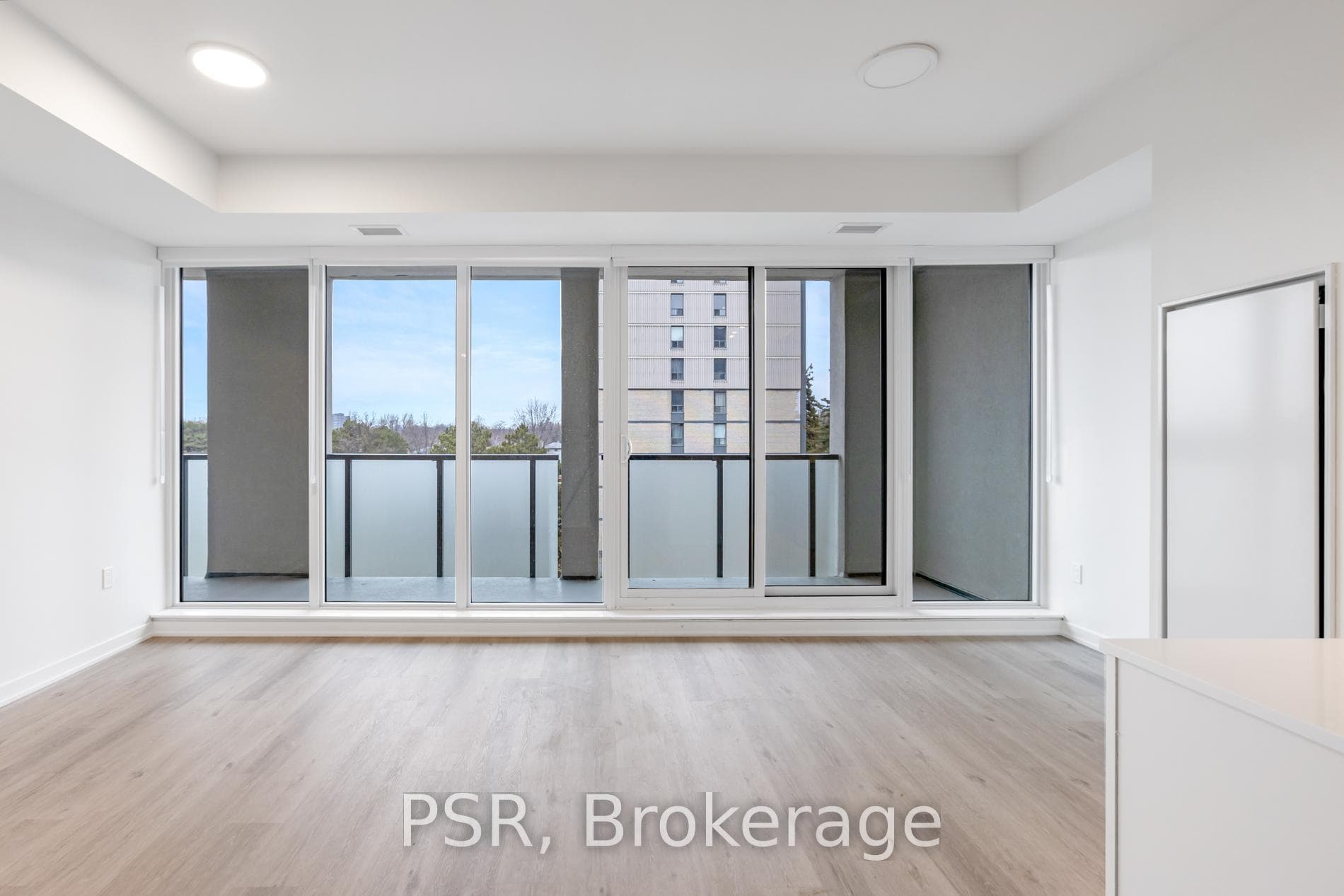 4365 Bloor Street Unit 511 photo 3