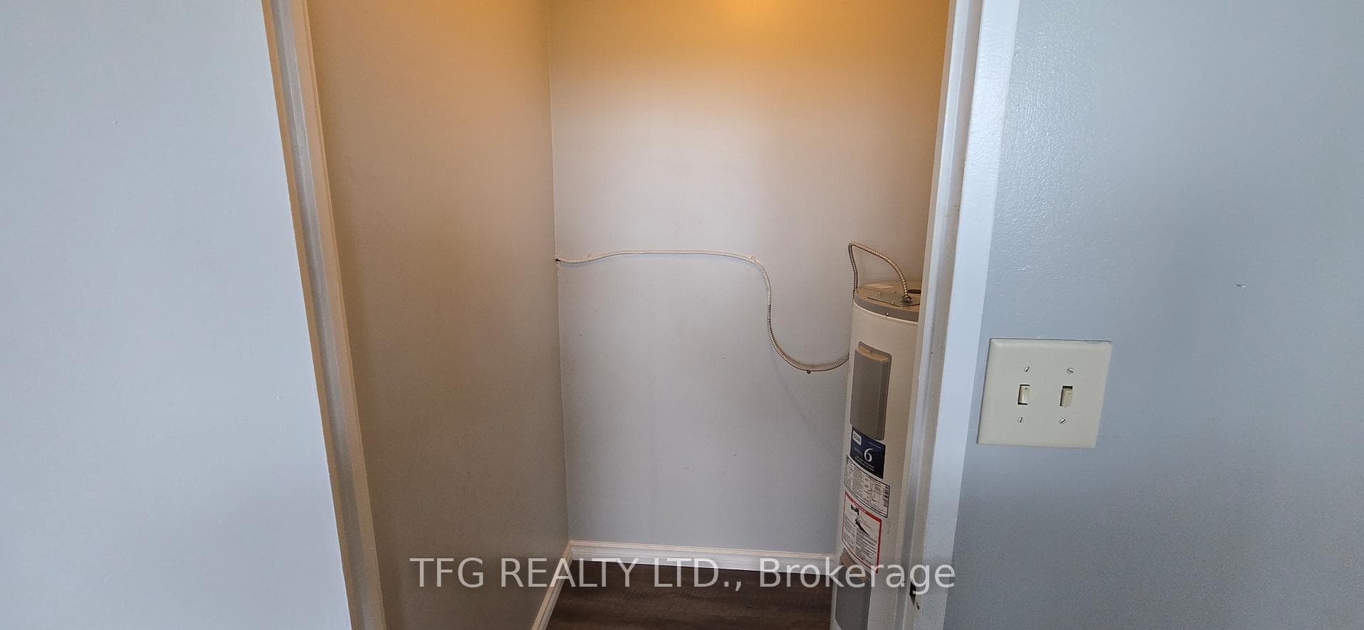 1371 Simcoe Street Unit 505 photo 16